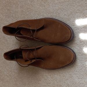 Size 10 bulkshin color Bostonian (Clark)  Desert Boots